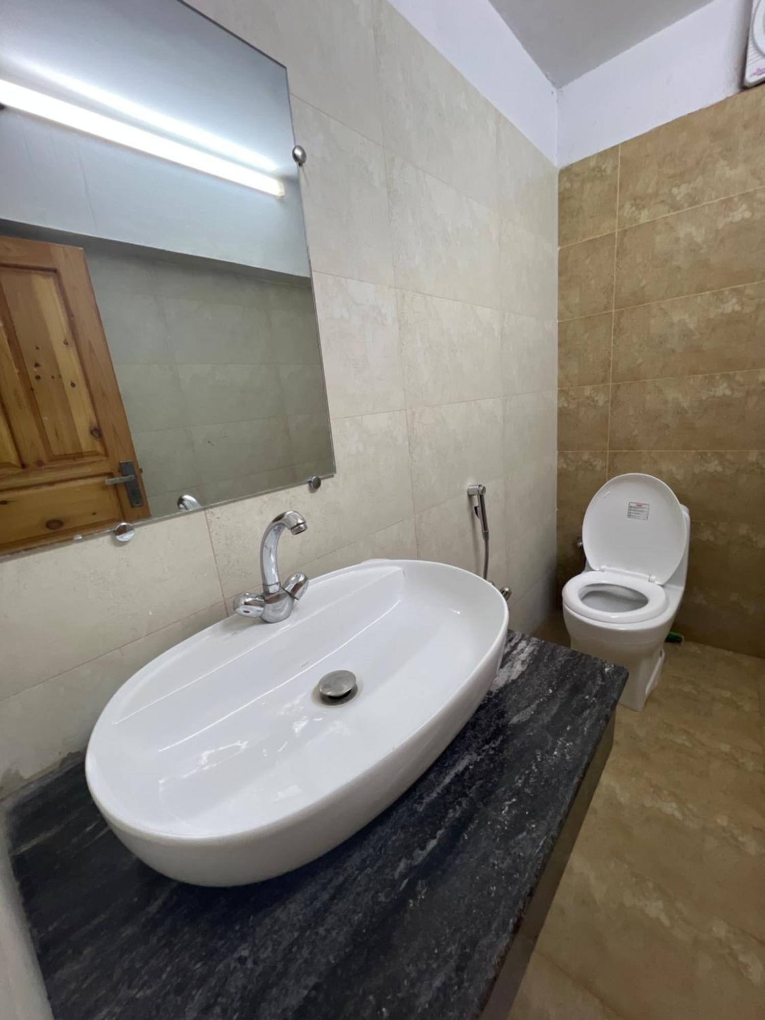 Laca Sa Lodge Opp Canturus Mall Iszlámábád Kültér fotó
